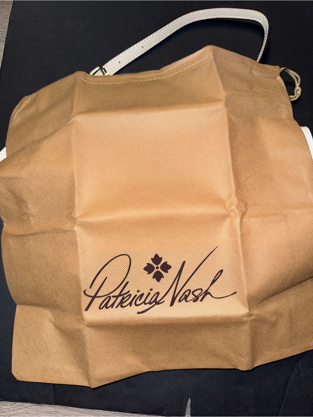 Patricia Nash Kent Burnished Rose Tooled Leather Crossbody Latte with Dust Bag - Picture 10 of 12